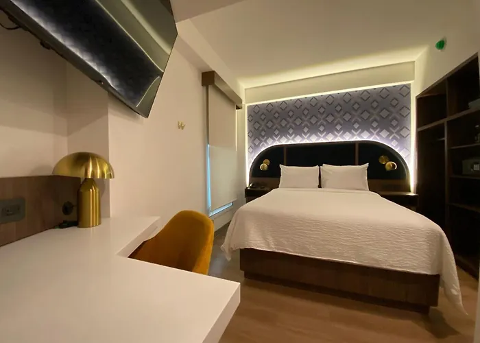 Express Ciudad De Condesa By Ihg