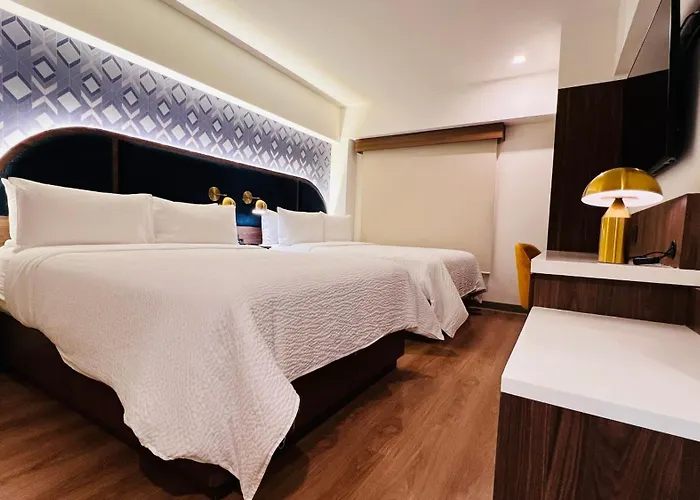 Express Ciudad De Condesa By Ihg Hotel 3*